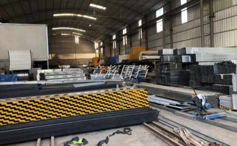 簡(jiǎn)易圍擋在城市道路加寬改造中的使用效果如何?(城市道路拓寬中簡(jiǎn)易圍擋的應(yīng)用實(shí)踐經(jīng)驗(yàn)) 簡(jiǎn)易圍擋在城市道路加寬改造中的使用效果如何?(城市道路拓寬中簡(jiǎn)易圍擋的應(yīng)用實(shí)踐經(jīng)驗(yàn))