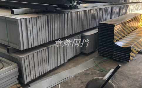 簡易圍擋在高層建筑外墻維修中的應用技巧有哪些？（高層建筑維修中簡易圍擋的選型和搭建要求）